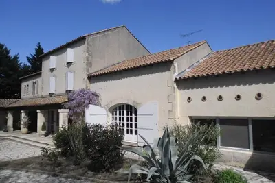 Image de Gîte *** unique en campagne proche d'Arles, piscine privative sans vis à vis