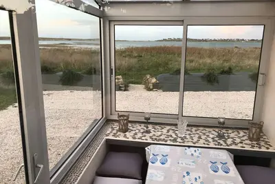 Les pieds dans la baie de Kernic