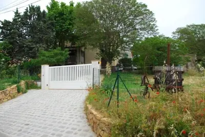 Image de Gîte Très Spacieux Pour Des Vacances Réussies En Famille Ou Entre Amis