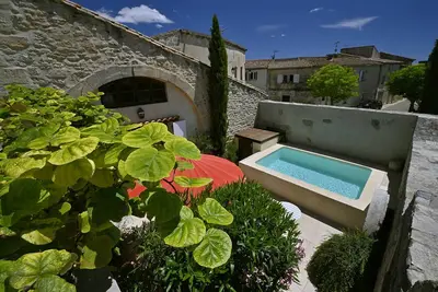 Image de Ancien moulin à huile restauré, piscine et terrasse, près de Sommières Languedoc