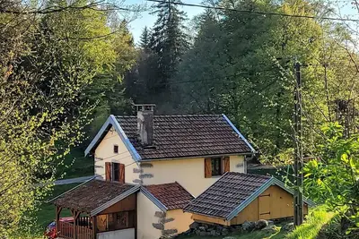 Image de Chalet à la montagne situé plein sud, 10 mn en voiture de tous commerces.