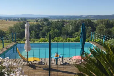 Prés de Castres au calme, vue panoramique15 jours 800€-2 jours gratuits 30-15. 08