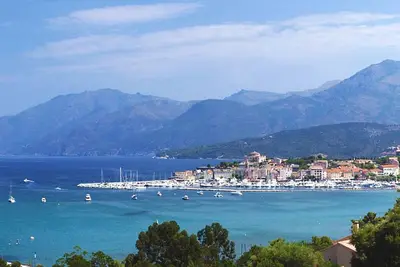 Image de Grand Appartement F4 Climatisé Au Coeur De Saint Florent