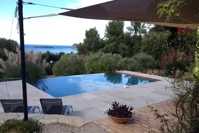 Image de Villa de charme en pierres, sur les hauteurs de La Ciotat.