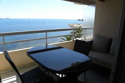 Image de Appartement 2 Pièces 47 m² + Terrasse. Front de Mer - Vue Panoramique Mer