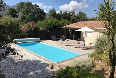 Image de Villa à Porto Vecchio, Corse - climatisée avec piscine privée