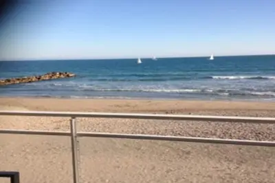 Image de Vacances les pieds dans l'eau sur la plage Ă Palavas-les-Flots!