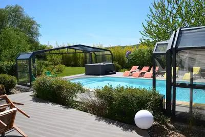 Image de \"Villa des Pechs\", piscine couverte, spa, sauna, billard et baby-foot Ă Sarlat