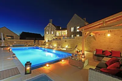 Image de Demeure de charme avec piscine privative proche Sarlat dans magnifique domaine