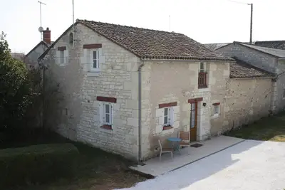 Image de Très belle Maison avec piscine à 15mn Futuroscope, 4 personnes
