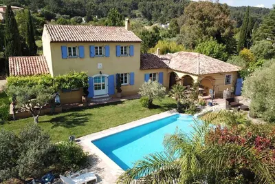 Image de Superbe villa à 15 ' de la mer 8 pers. proche Hyeres, pisc priv, , calme absolu