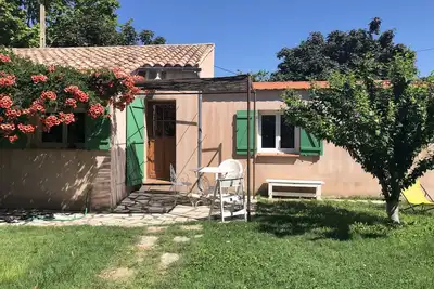 Image de Sanary Petite Maison a la campagne avec jardin. Petits chiens acceptés