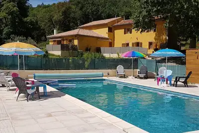 Image de Maison 240 m2 au milieu des vignes, 6 chambres, 12 à 18 pers, piscine privative