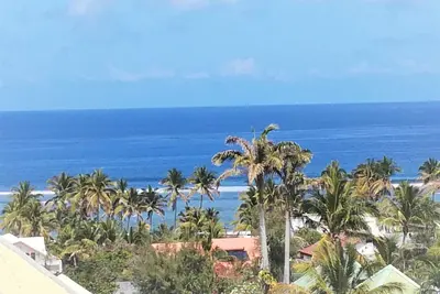 Image de Très beau duplex, 55 m2, avec piscine. Vue sur mer, à 2 pas de la plage!