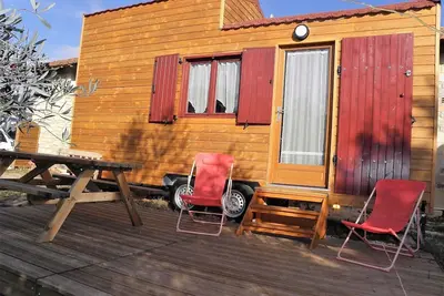 Image de Tiny-House Ă louer en Provence, vos Vacances insolites. . .
