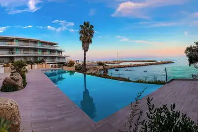 Image de Appartement de luxe avec vue imprenable sur la mer