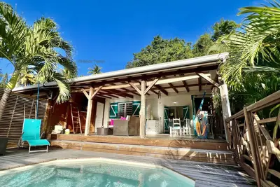 Image de Bungalow avec piscine de 3 m par 3, 5 m privative