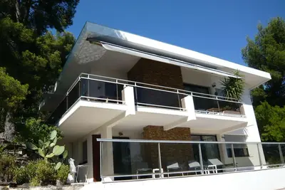 Image de Villa 140m² 6\/8 personnes avec piscine vue sur la rade de Toulon animal accepté