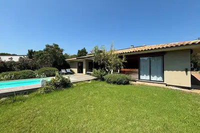 Image de Villa à 300 m de la plage sur la pointe de Capicciola. Calme et sérénité!