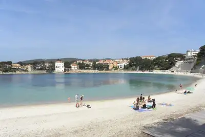 Image de Maison De Ville 5 Pièces avec Jardin. 300 mètres Port, Centre et Plages