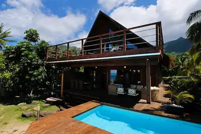 Image de Maharepa Beach villa by Enjoy Villas Moorea, Plage de sable blanc + Piscine