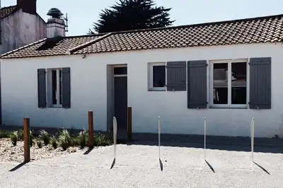 Image de Ile de Noirmoutier, maison typique Ă 250 m de la plage et commerces