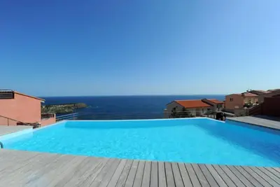 Image de Appartement neuf avec splendide vue mer et piscine
