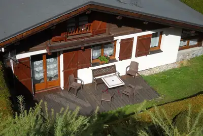 Image de Joli chalet avec étage mansardé, plein sud, avec auvent 2 voitures