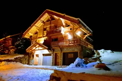 Image de Puy-Saint-Vincent \"Chalet Le Cerf noir\" - Tradition and modernity - 8\/10 pers
