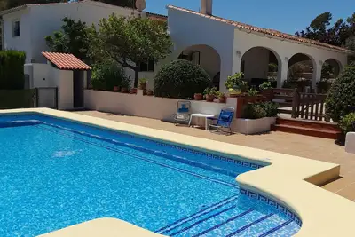 Villa avec jardin et piscine privative, très bel environnement, 5 couchages