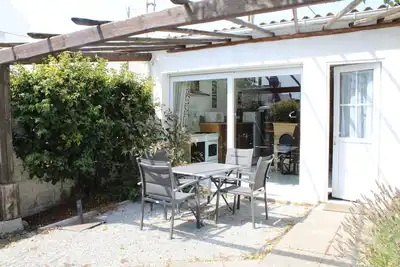 Image de Maison  De Plein Pied Avec Jardin & Parking - 10 mn A Pied Plage Et Commerces
