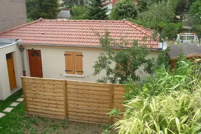 Image de Maisonnette 36m2 avec terrasse verte privative, au calme et au pied de Paris