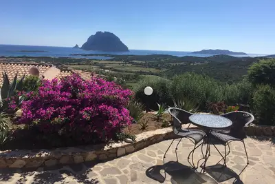 Image de Rez de jardin avec grands espaces extérieurs / fantastique vue mer à 180 degrés