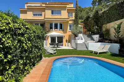 Image de Villa Familiale Avec Piscine Pour Jusqu’à 4 Personnes (2 Enfants minimum)