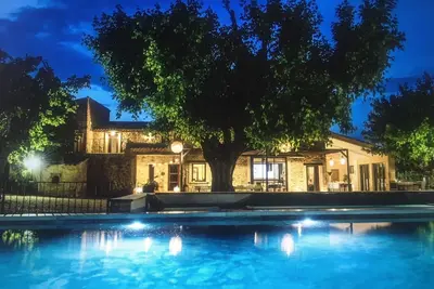 Image de Provence-Domaine 5* Saint Quenin®️ 450m2- 30 pers- piscine chauffée -Spa-sauna