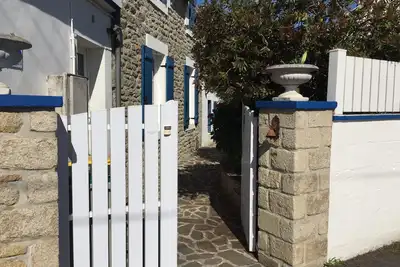 Image de Maison de Charme, spacieuse, 200 m plage et port Guilvinec, tout confort