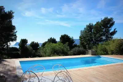 Image de 2km de la plage, Villa avec piscine, vue imprenable dans un cadre idyllique
