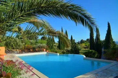 Image de Belle maison provençale ****, Superbe vue mer, 90m², Piscine, Spa, Golf, Calme