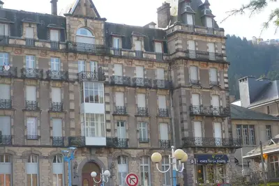 Image de Meuble Tourisme face aux Gds Thermes, tout prêt du Parc Fenestre