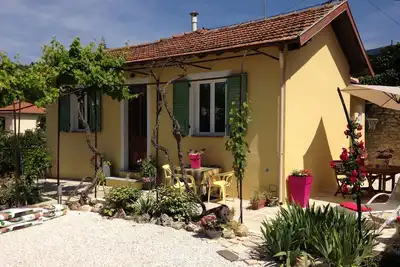 Image de Le 43 - Jolie maison au calme avec jardin clôturé, en plein centre de La Trinité