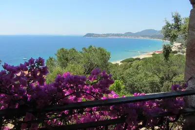 Image de Villa bord de mer au calme. Plage à 200 mètres. Vue exceptionnelle sur les îles