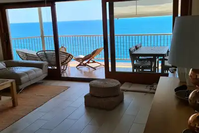 Image de Salou superbe appart climatisé 1ère ligne, wifi, accès direct mer, 2 parking