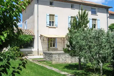 Image de Mas en Provence, au pied du Mont Ventoux, 10 couchages, piscine, jardin, Caromb
