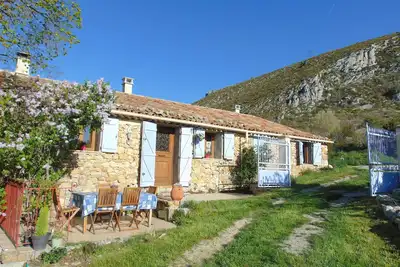 Image de Maison de caractère de plain-pied  face au grand canyon du Verdon, bien équipée