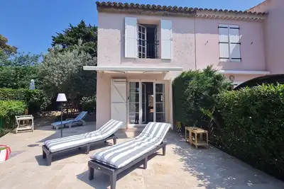 Image de Mas Avec Climatisation Dans Residence Avec Piscine Proche Plage 6 Personnes
