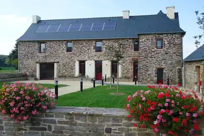 Image de Manoir de la Hunaudière : un grand gite, gite d'étape en pays de  Brocéliande