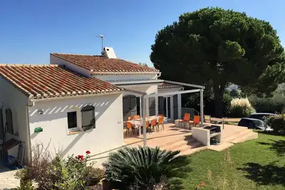 Image de Maison familiale, mer 5km piscine chauffée, terrain clos. Parking