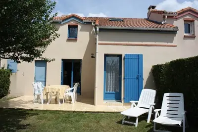 Image de Maison avec jardin en bord de mer a Pornic. Plage toute proche.