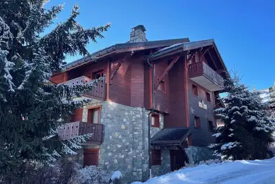 Image de Charming Garden / Snow Inn In The Heart of the 3 Valleys