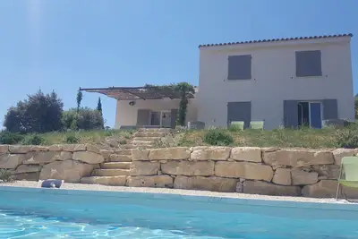 Image de Villa avec jardin et piscine privés et belle vue sur le Mont Ventoux